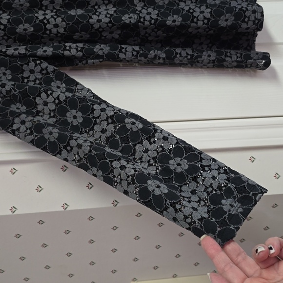 Brand New LOGO by Laurie Goldstein Grey and Black Floral Lace Cardigan. Size XL - Picture 4 of 7